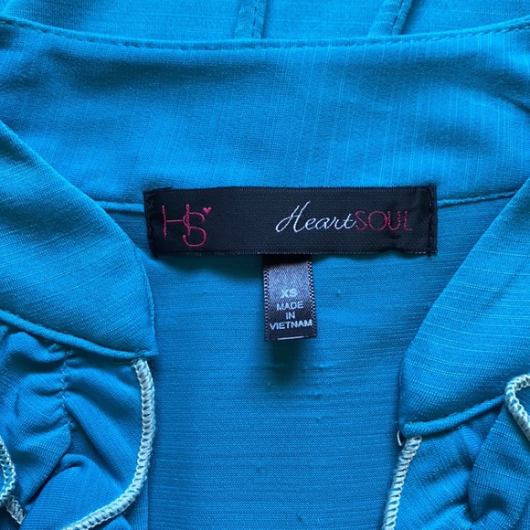 Blouse with tie back - Picture 3 of 4